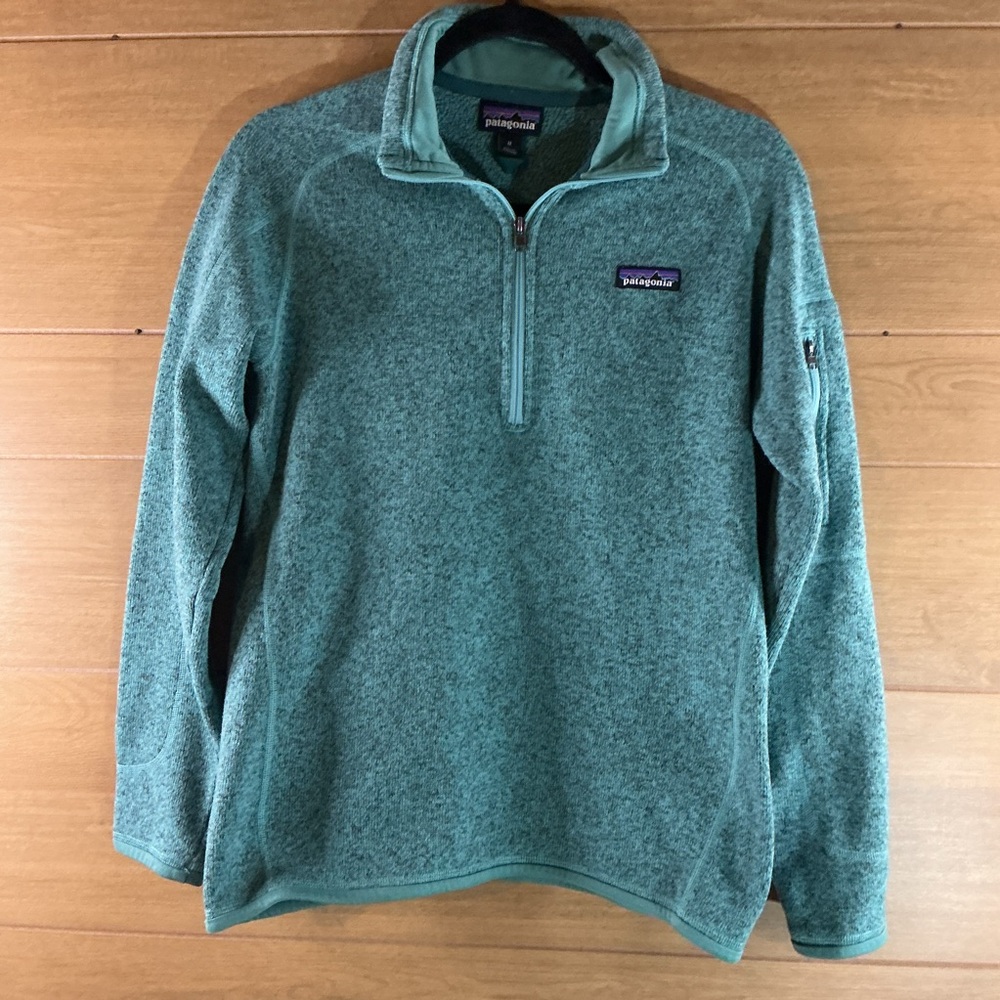 Patagonia Women’s Medium Green Fleece Quarter-zip pullover